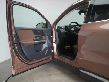 MERCEDES-BENZ GLA 220 d 4Matic 8G-DCT AMG Line Leder…