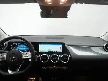 MERCEDES-BENZ GLA 220 d 4Matic 8G-DCT AMG Line Leder…