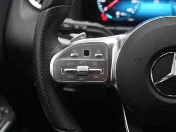 MERCEDES-BENZ GLA 220 d 4Matic 8G-DCT AMG Line Leder…