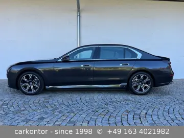 BMW i7 xDr. 60  LOUNGE SEATING AUT TÜREN FOND ENTERT