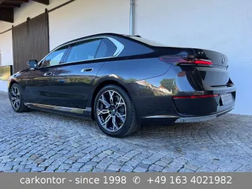 BMW i7 xDr. 60  LOUNGE SEATING AUT TÜREN FOND ENTERT