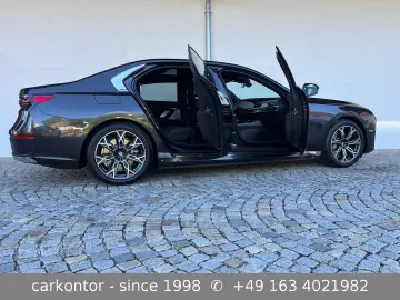 BMW i7 xDr. 60  LOUNGE SEATING AUT TÜREN FOND ENTERT