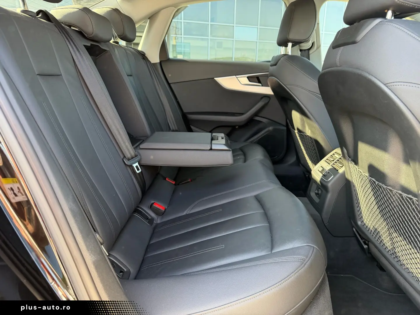 AUDI A4 2023 — imagine 8