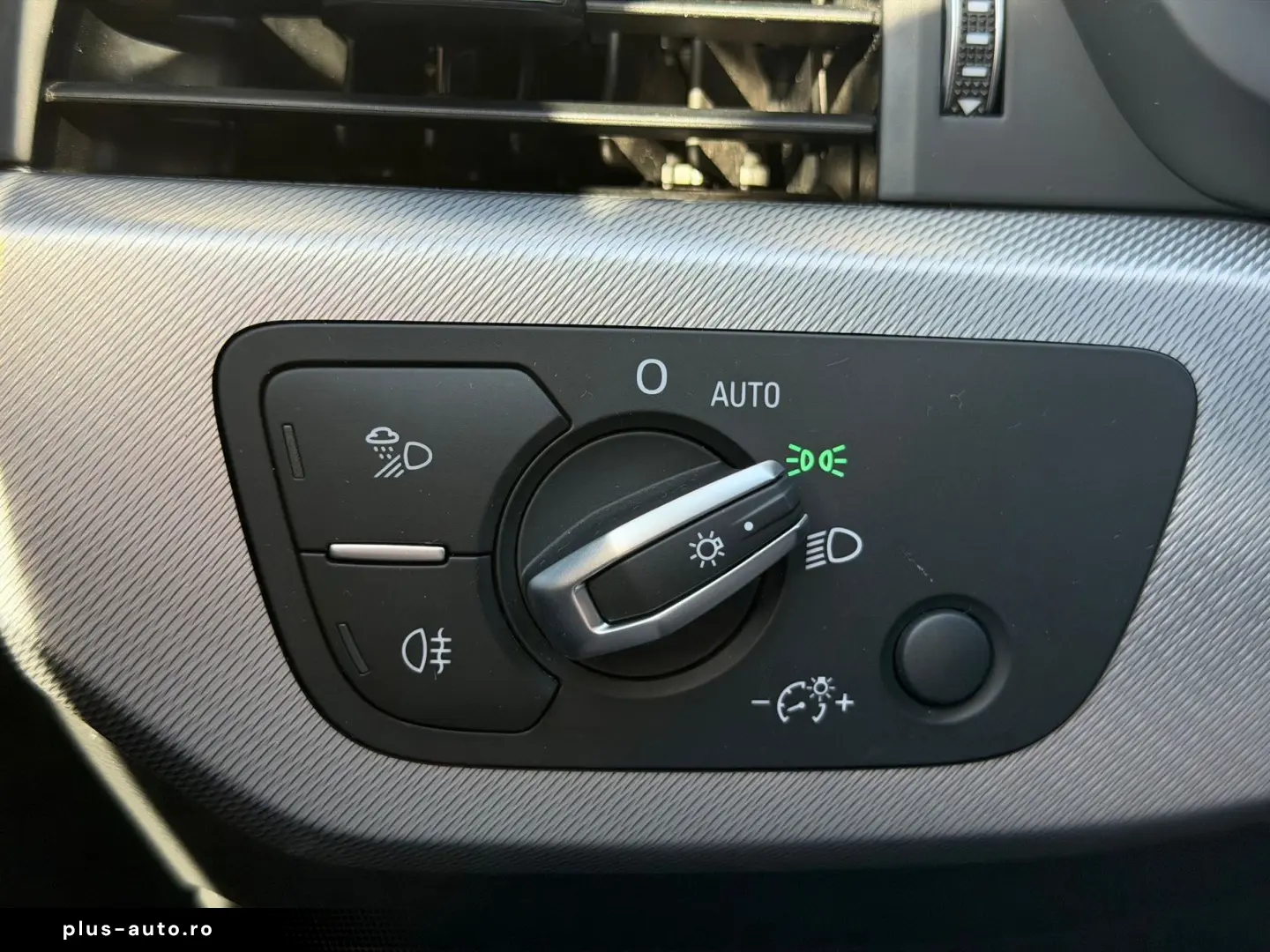 AUDI A4 2023 — imagine 30