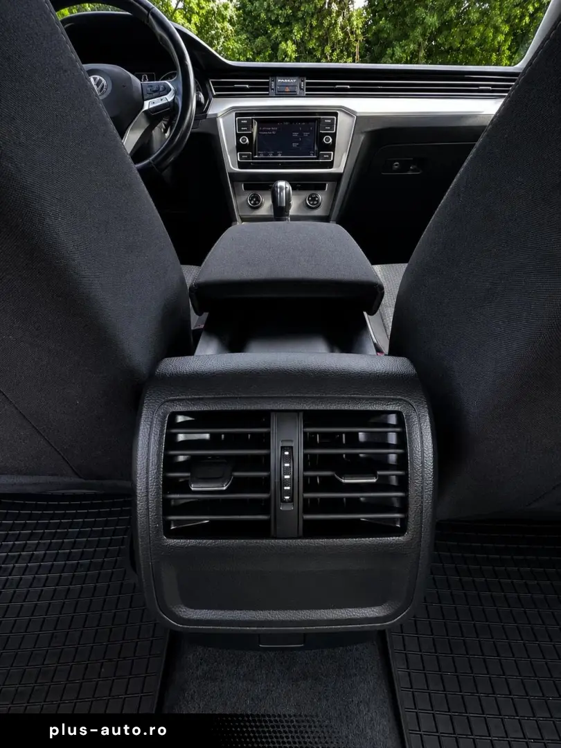 VOLKSWAGEN Passat 2020 — imagine 13