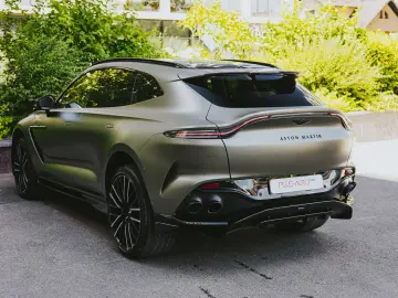 Aston Martin DBX707