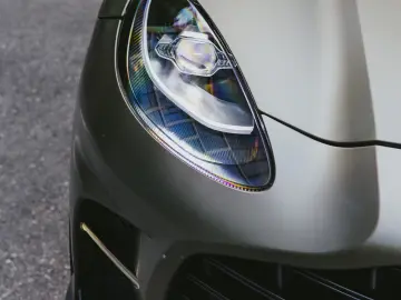 Aston Martin DBX707