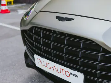 Aston Martin DBX707