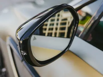 Aston Martin DBX707