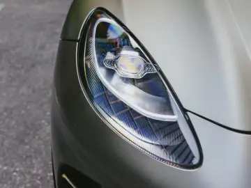 Aston Martin DBX707