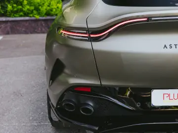 Aston Martin DBX707