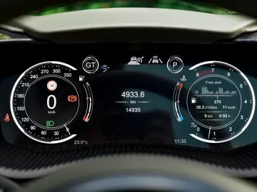 Aston Martin DBX707