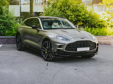 Aston Martin DBX707