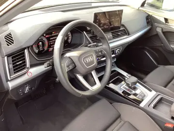 AUDI Q5 Sportback 35 2.0 TDI adv LED ACC AHK Spur 19