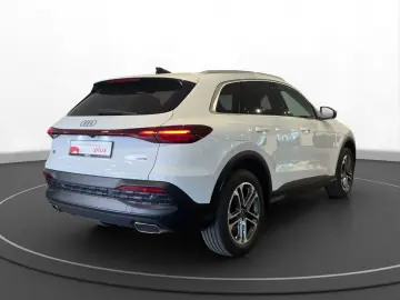 AUDI Q5 2.0 TFSI qu. AHK LED LM 19  Navi PDC RFK ACC