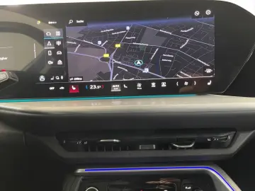 AUDI Q5 2.0 TFSI qu. AHK LED LM 19  Navi PDC RFK ACC
