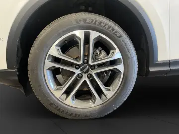 AUDI Q5 2.0 TFSI qu. AHK LED LM 19  Navi PDC RFK ACC