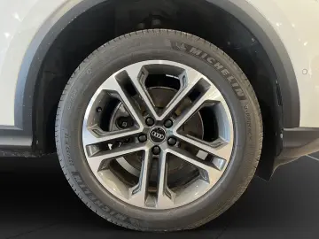 AUDI Q5 2.0 TFSI qu. AHK LED LM 19  Navi PDC RFK ACC