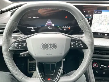 AUDI Q5 SUV TDI qu. S tr. S line neues Modell AHK