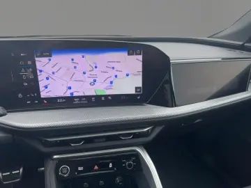 AUDI Q5 S-Line TFSI AHK MATRIX NAVI PANO NEUES MODELL