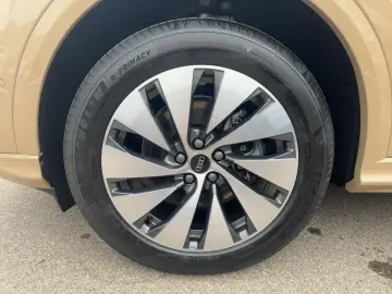 AUDI Q5 S-Line TFSI AHK MATRIX NAVI PANO NEUES MODELL