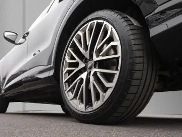 AUDI Q5 2.0 TDI S line edition one Tech pro AHK Matri