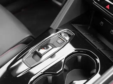 AUDI Q5 2.0 TDI S line edition one Tech pro AHK Matri
