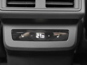 AUDI Q5 2.0 TDI S line edition one Tech pro AHK Matri