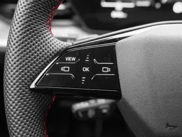 AUDI Q5 2.0 TDI S line edition one Tech pro AHK Matri