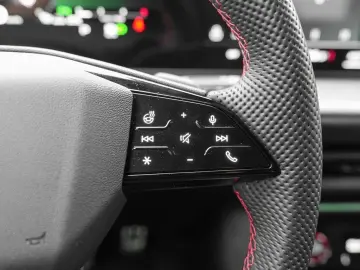 AUDI Q5 2.0 TDI S line edition one Tech pro AHK Matri