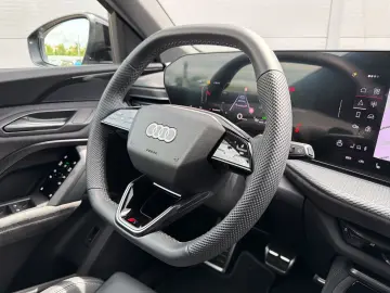 AUDI Q5 SUV TDI qu S line AHK Kameras Beifahrerdispla