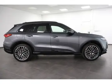 AUDI Q5 2.0 TDI quattro S-line S-tronic Navi LED AHK
