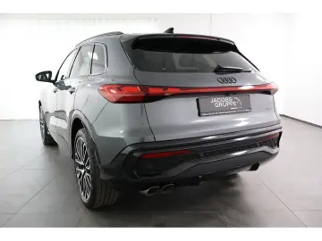 AUDI Q5 2.0 TDI quattro S-line S-tronic Navi LED AHK