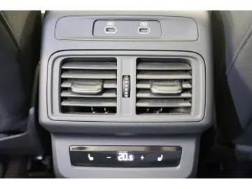 AUDI Q5 2.0 TDI quattro S-line S-tronic Navi LED AHK