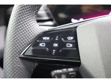 AUDI Q5 2.0 TDI quattro S-line S-tronic Navi LED AHK