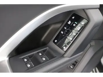 AUDI Q5 2.0 TDI quattro S-line S-tronic Navi LED AHK