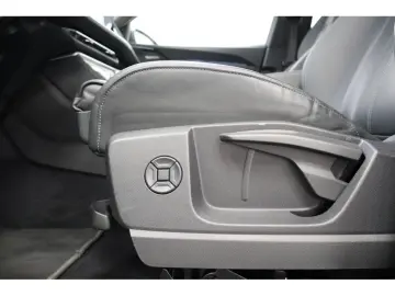 AUDI Q5 2.0 TDI quattro S-line S-tronic Navi LED AHK