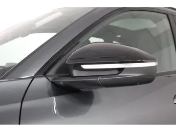 AUDI Q5 2.0 TDI quattro S-line S-tronic Navi LED AHK