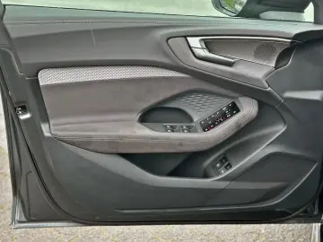 AUDI A5 Limousine e-hybrid qu PANO B&O LEDER MASSAGE