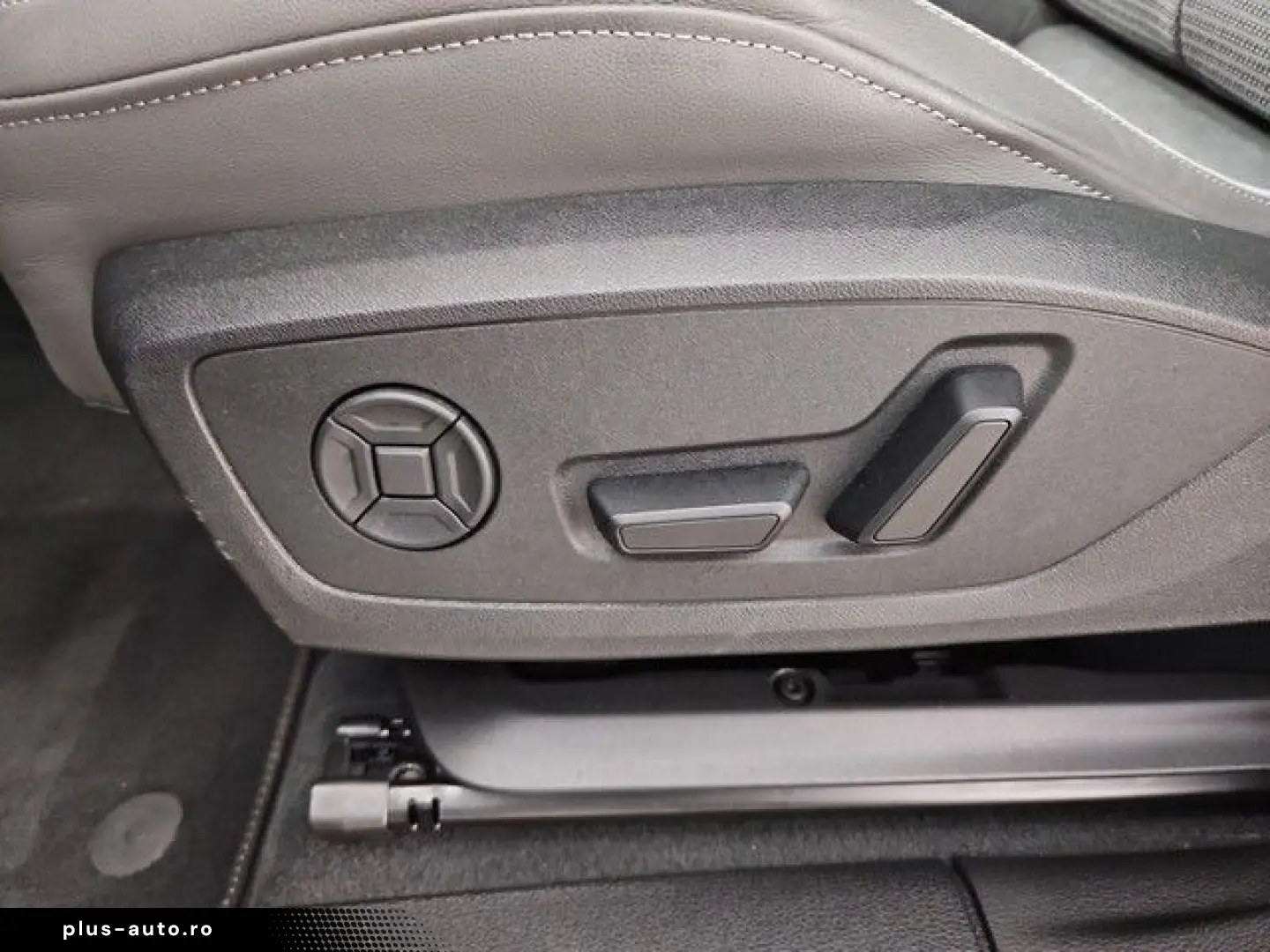 AUDI Q3 S line AHK Navi LED Allwetter Komfortpaket Vi