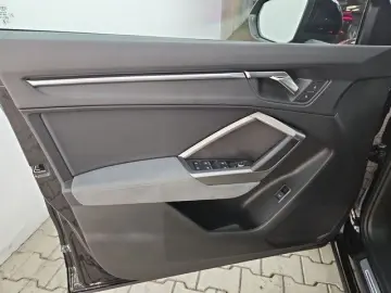 AUDI Q3 S line AHK Navi LED Allwetter Komfortpaket Vi