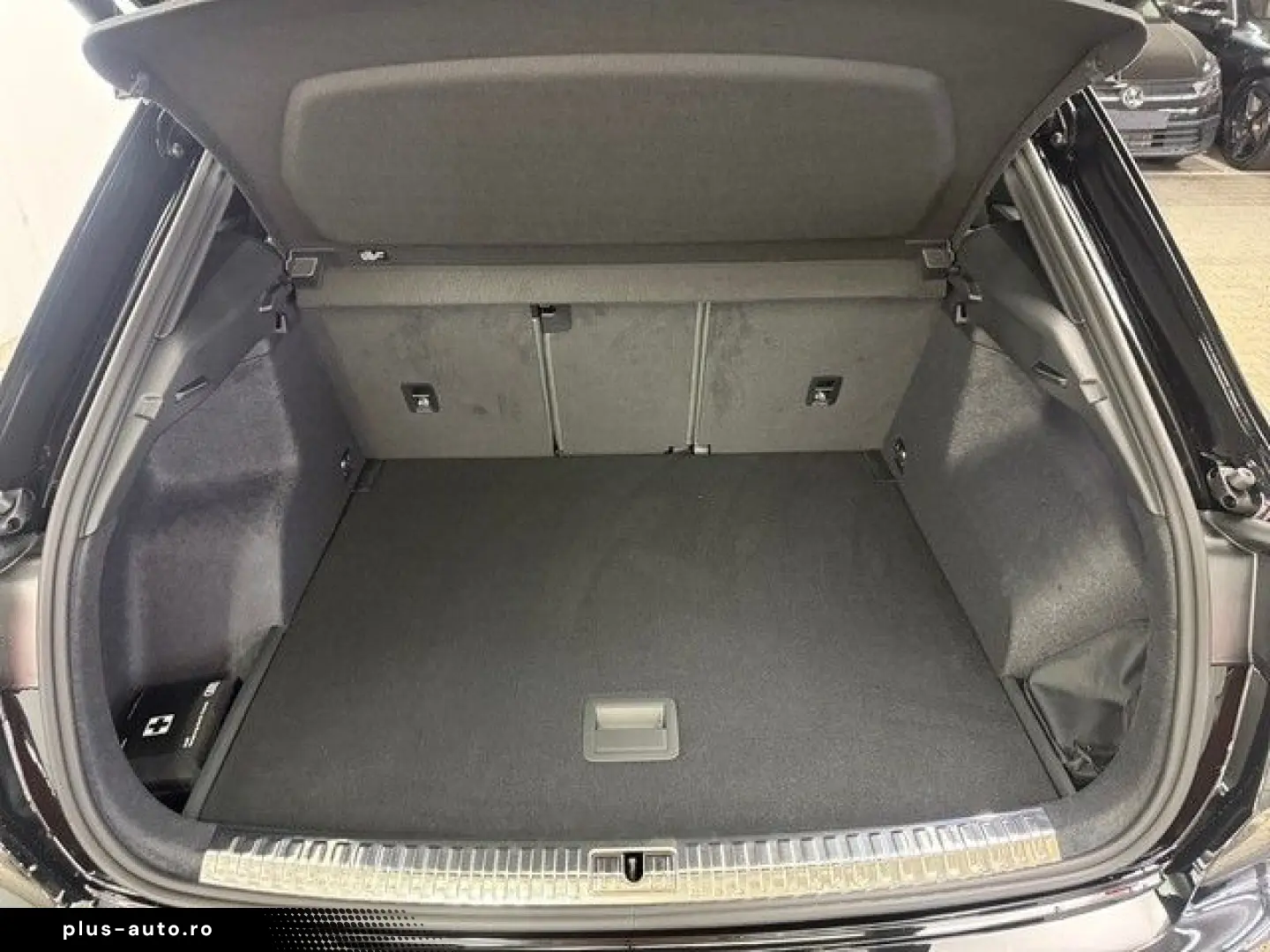 AUDI Q3 S line AHK Navi LED Allwetter Komfortpaket Vi