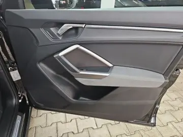 AUDI Q3 S line AHK Navi LED Allwetter Komfortpaket Vi