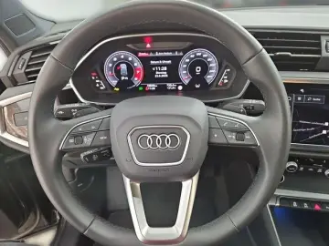 AUDI Q3 S line AHK Navi LED Allwetter Komfortpaket Vi