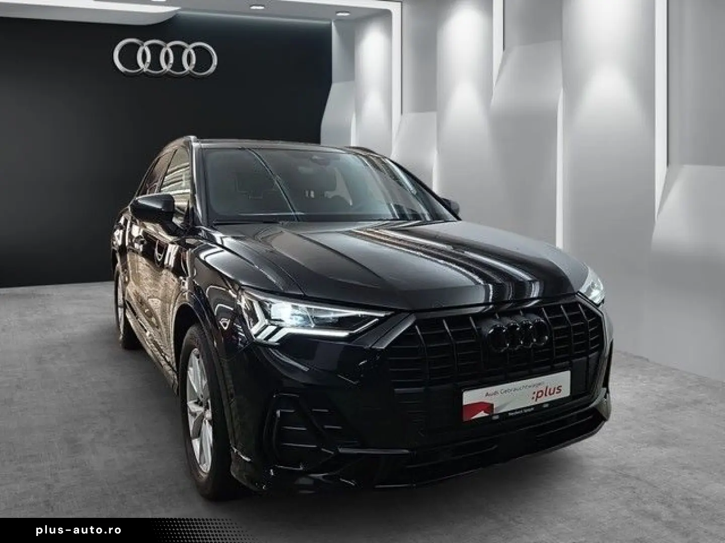 AUDI Q3 S line AHK Navi LED Allwetter Komfortpaket Vi
