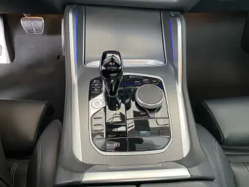 BMW X6 xDr30d MSp HUD Laser 360 SoftClose Panoramic