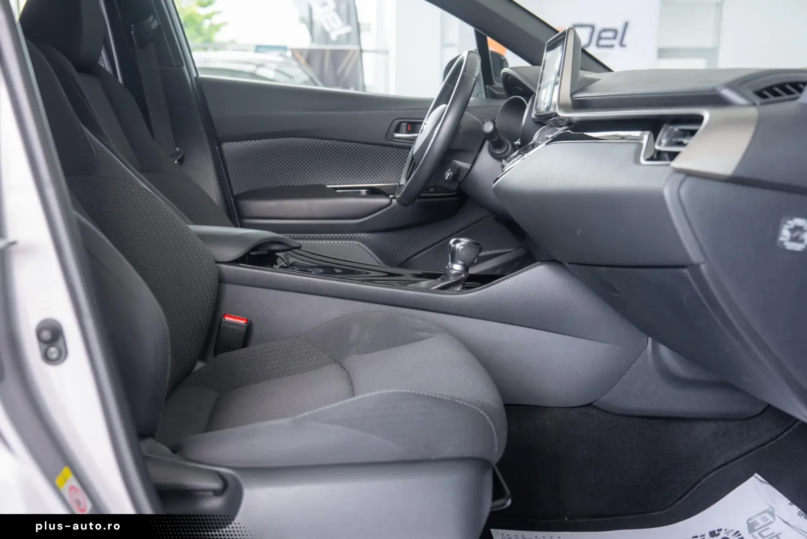 Toyota C-HR 1.8 16V Efficiency Hybrid