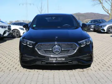 MERCEDES-BENZ E 200 AMG Line Premium Night 20Zoll Pa…