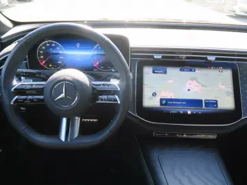 MERCEDES-BENZ E 200 AMG Line Premium Night 20Zoll Pa…
