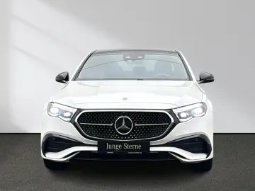 MERCEDES-BENZ E 220 d AMG Night Pano DigitalLight Di…
